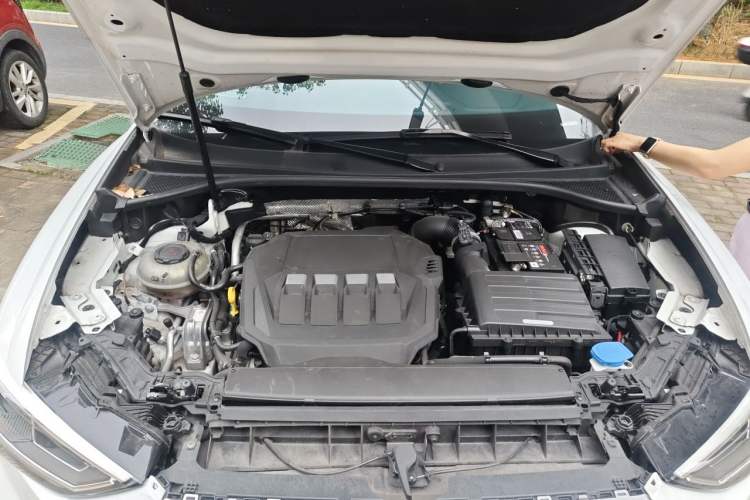 Used Audi Q3 2021 40 TFSI Fashion Dynamic Model Engine Bay