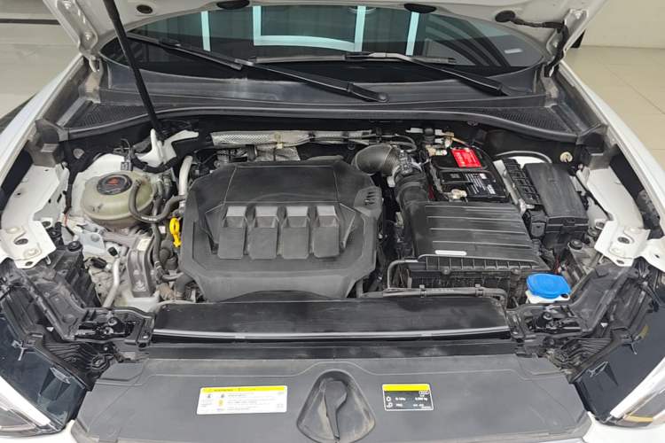 Used Audi Q3 2021 40 TFSI Fashion Dynamic Model Engine Bay