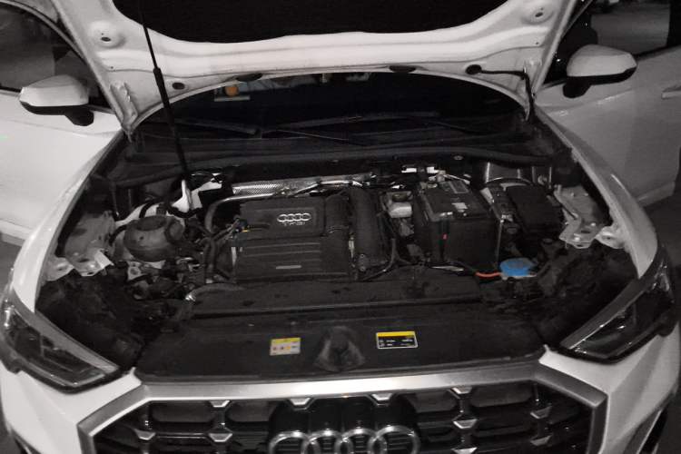 Used Audi Q3 2021 35 TFSI Fashion Dynamic Model Engine Bay