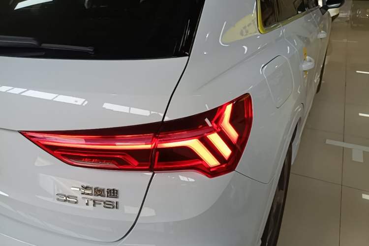 Used Audi Q3 2021 35 TFSI Fashion Dynamic Model Exterior 3