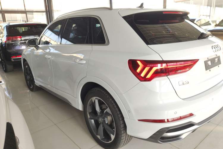 Used Audi Q3 2021 35 TFSI Fashion Dynamic Model Exterior 3