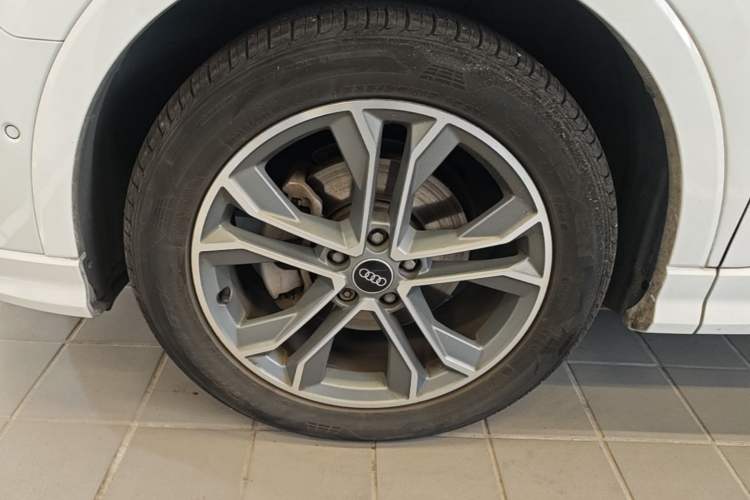 Used Audi Q3 2021 40 TFSI Fashion Dynamic Model Exterior 4