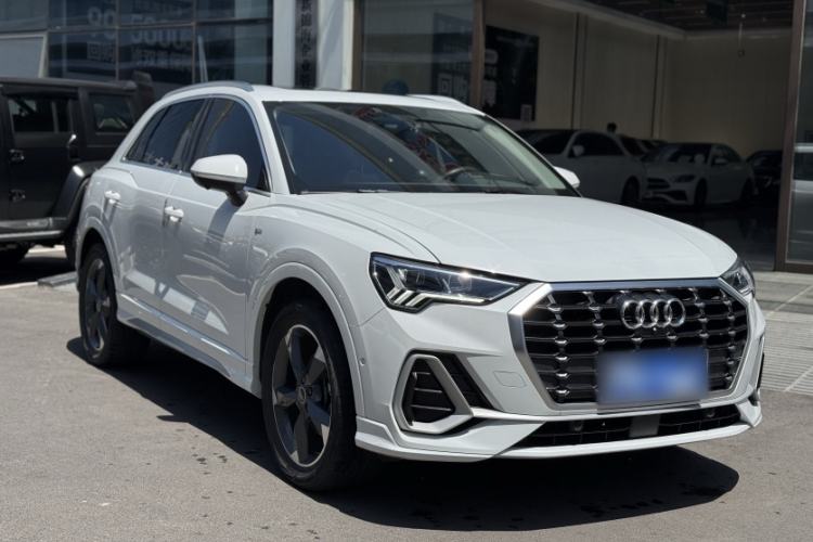 Used Audi Q3 2021 35 TFSI Fashion Dynamic Model Exterior 4