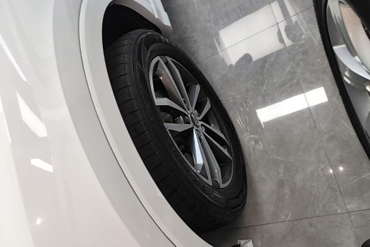Used Audi Q3 2021 35 TFSI Progressive Dynamic Edition Exterior 4