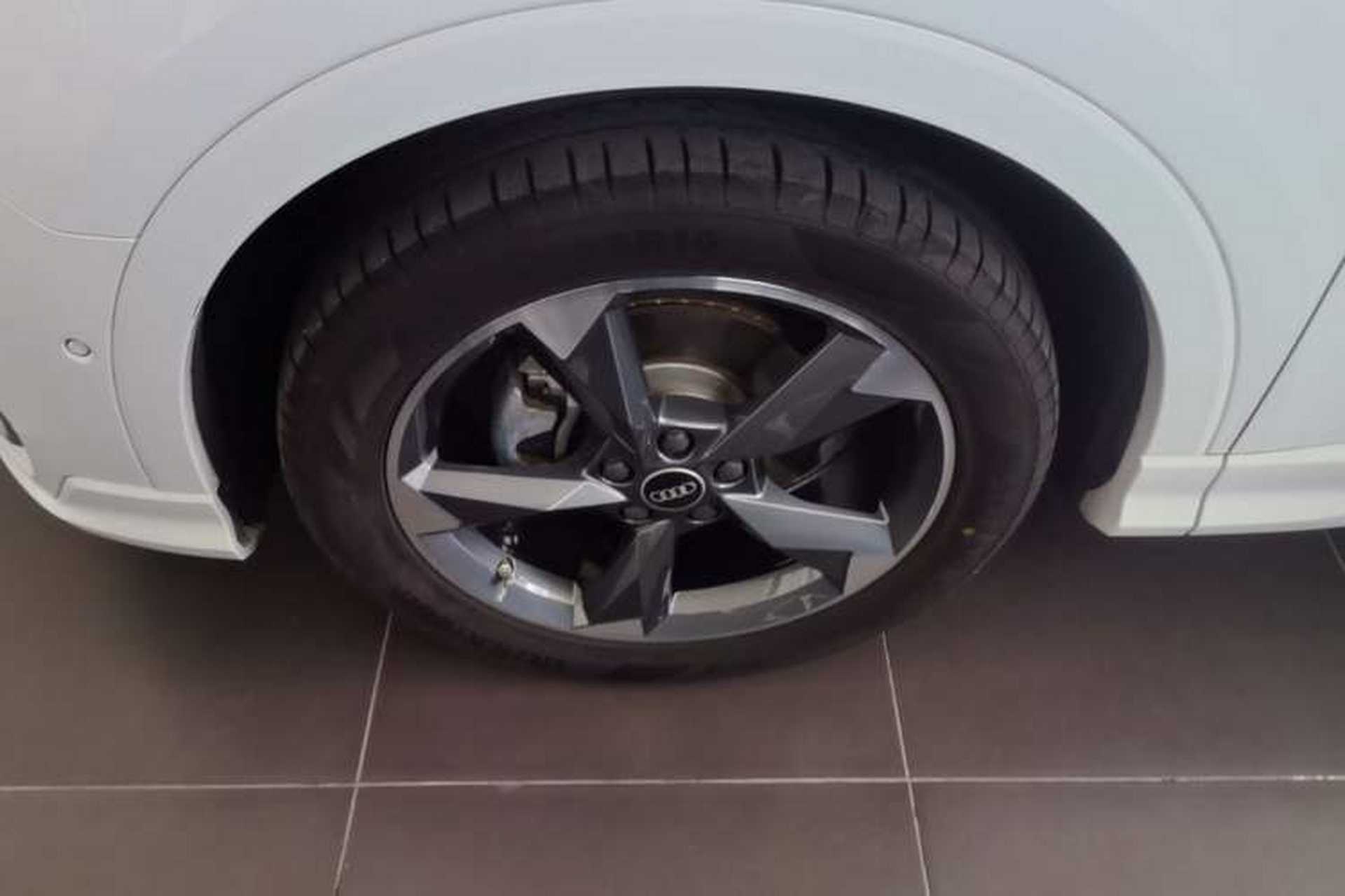 Used Audi Q3 2021 35 TFSI Fashion Dynamic Model Exterior 4