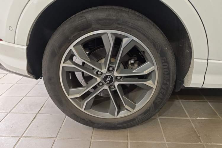 Used Audi Q3 2021 40 TFSI Fashion Dynamic Model Exterior 5