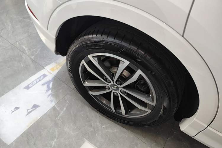 Used Audi Q3 2021 35 TFSI Progressive Dynamic Edition Exterior 5
