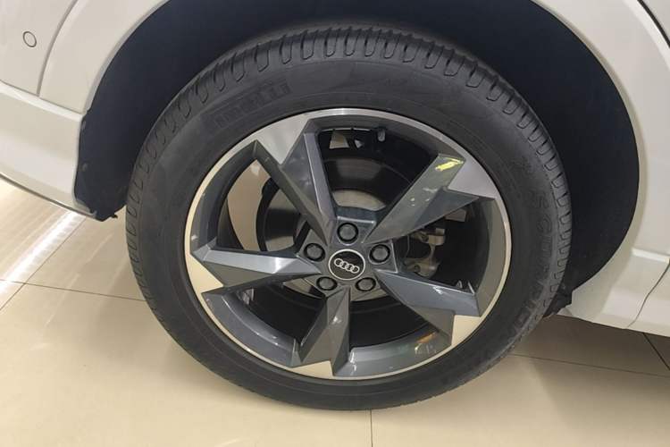 Used Audi Q3 2021 35 TFSI Fashion Dynamic Model Exterior 5