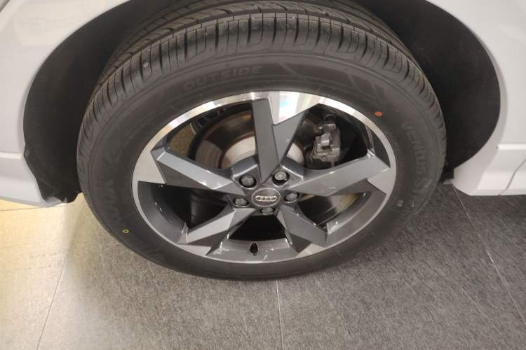 Used Audi Q3 2021 35 TFSI Fashion Dynamic Model Exterior 8