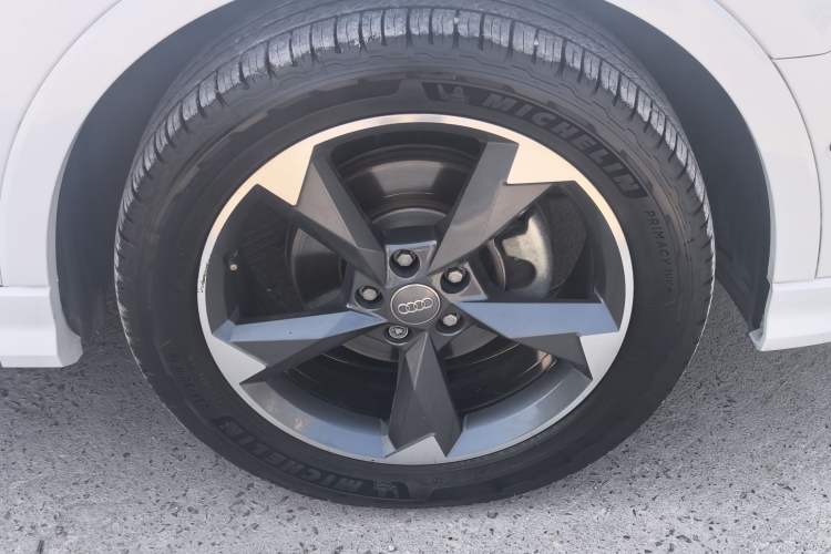 Used Audi Q3 2021 35 TFSI Fashion Dynamic Model Exterior 9