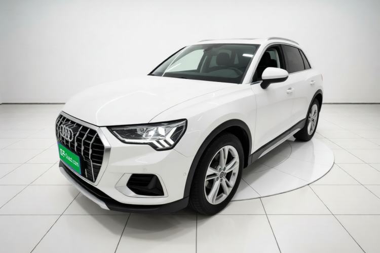 Used Audi Q3 2021 35 TFSI Fashionable and Elegant Model Guazi used car, China used car export, Used car for sale, Used Audi cars, Cheapest cars for sale