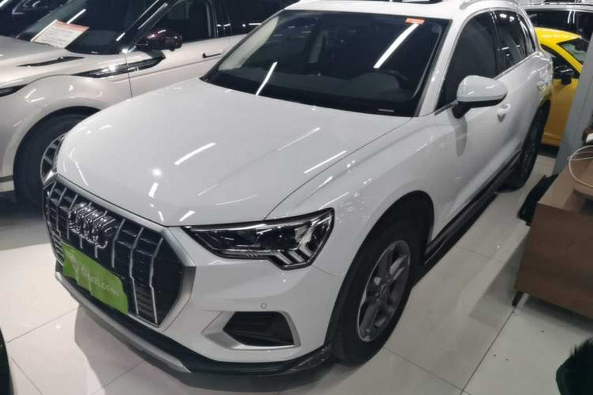 Used Audi Q3 2021 35 TFSI Advanced Style Edition Front Left 45 Deg