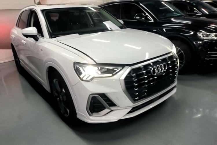 Used Audi Q3 2021 35 TFSI Fashion Dynamic Model Front Right 45 Deg