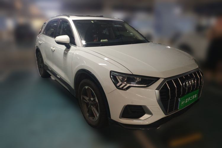 Used Audi Q3 2021 35 TFSI Advanced Style Edition Front Right 45 Deg