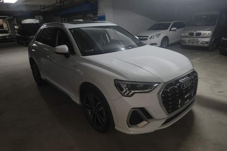 Used Audi Q3 2021 35 TFSI Progressive Dynamic Edition Front Right 45 Deg