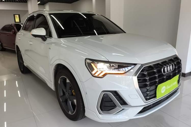 Used Audi Q3 2021 35 TFSI Fashion Dynamic Model Front Right 45 Deg