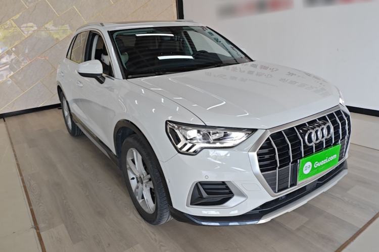 Used Audi Q3 2021 35 TFSI Fashionable and Elegant Model Front Right 45 Deg