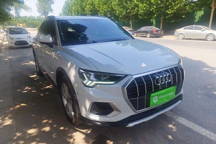 Used Audi Q3 2021 35 TFSI Fashionable and Elegant Model Front Right 45 Deg