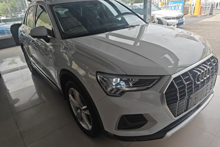 Used Audi Q3 2021 35 TFSI Fashionable and Elegant Model Front Right 45 Deg