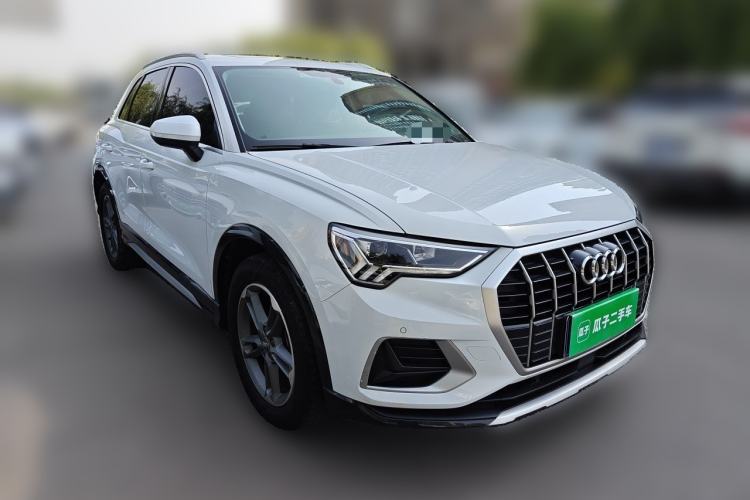 Used Audi Q3 2021 35 TFSI Advanced Style Edition Front Right 45 Deg