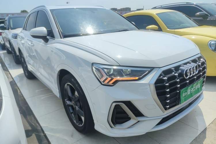 Used Audi Q3 2021 35 TFSI Fashion Dynamic Model Front Right 45 Deg