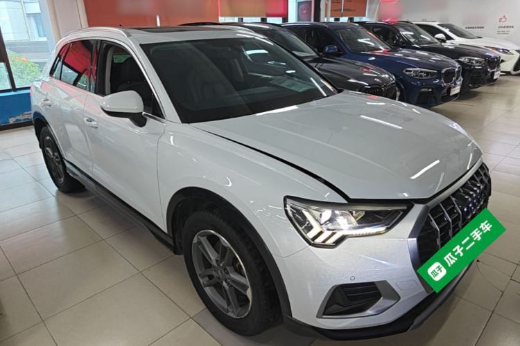 Used Audi Q3 2021 35 TFSI Advanced Style Edition Front Right 45 Deg