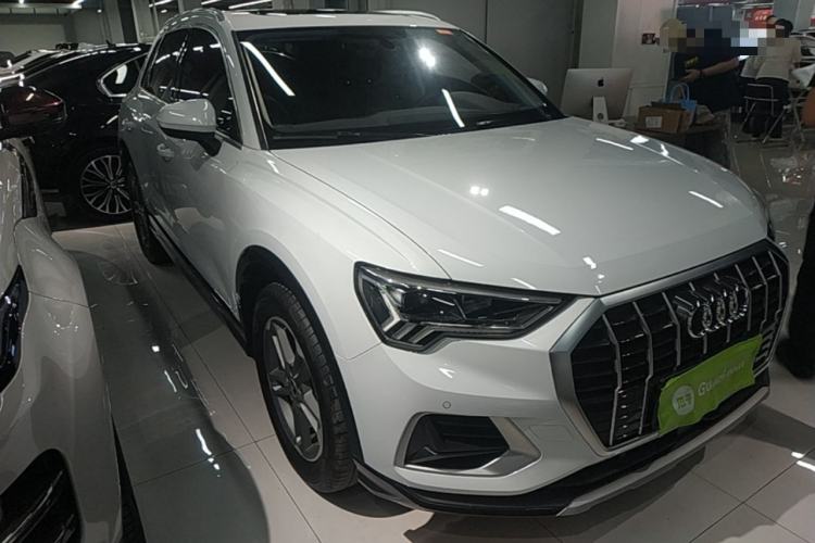 Used Audi Q3 2021 35 TFSI Advanced Style Edition Front Right 45 Deg