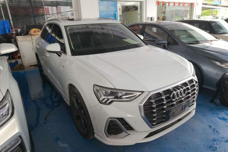 Used Audi Q3 2021 35 TFSI Fashion Dynamic Model Front Right 45 Deg