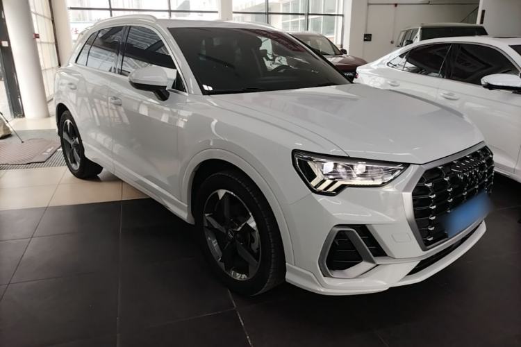 Used Audi Q3 2021 35 TFSI Progressive Dynamic Edition Front Right 45 Deg