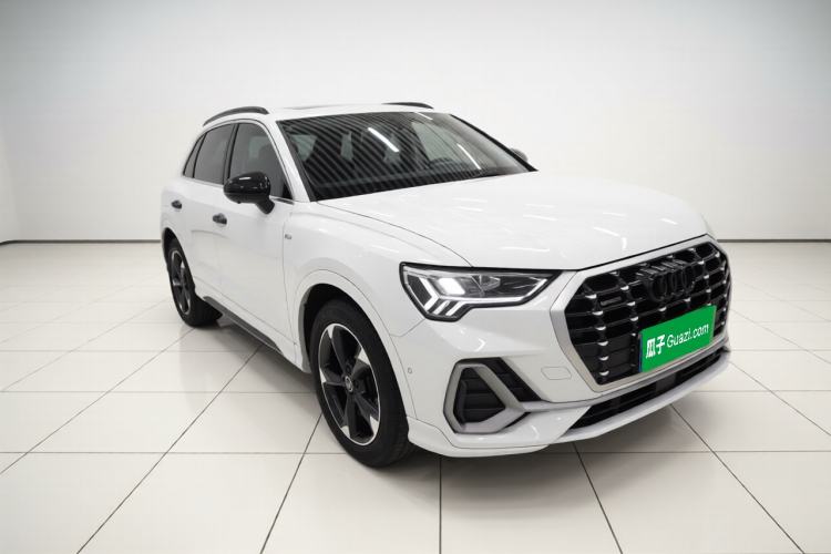 Used Audi Q3 2021 35 TFSI Fashion Dynamic Model Front Right 45 Deg