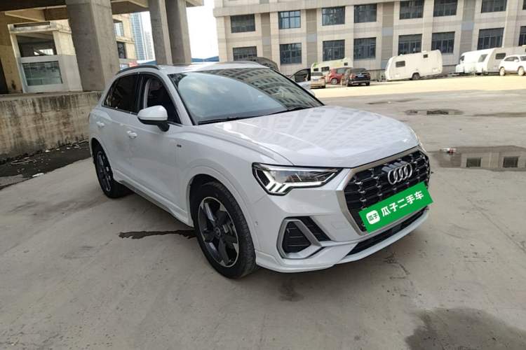 Used Audi Q3 2021 35 TFSI Fashion Dynamic Model Front Right 45 Deg