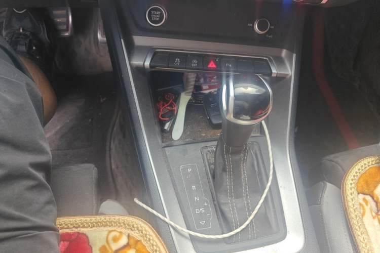 Used Audi Q3 2021 35 TFSI Progressive Dynamic Edition Gear Lever