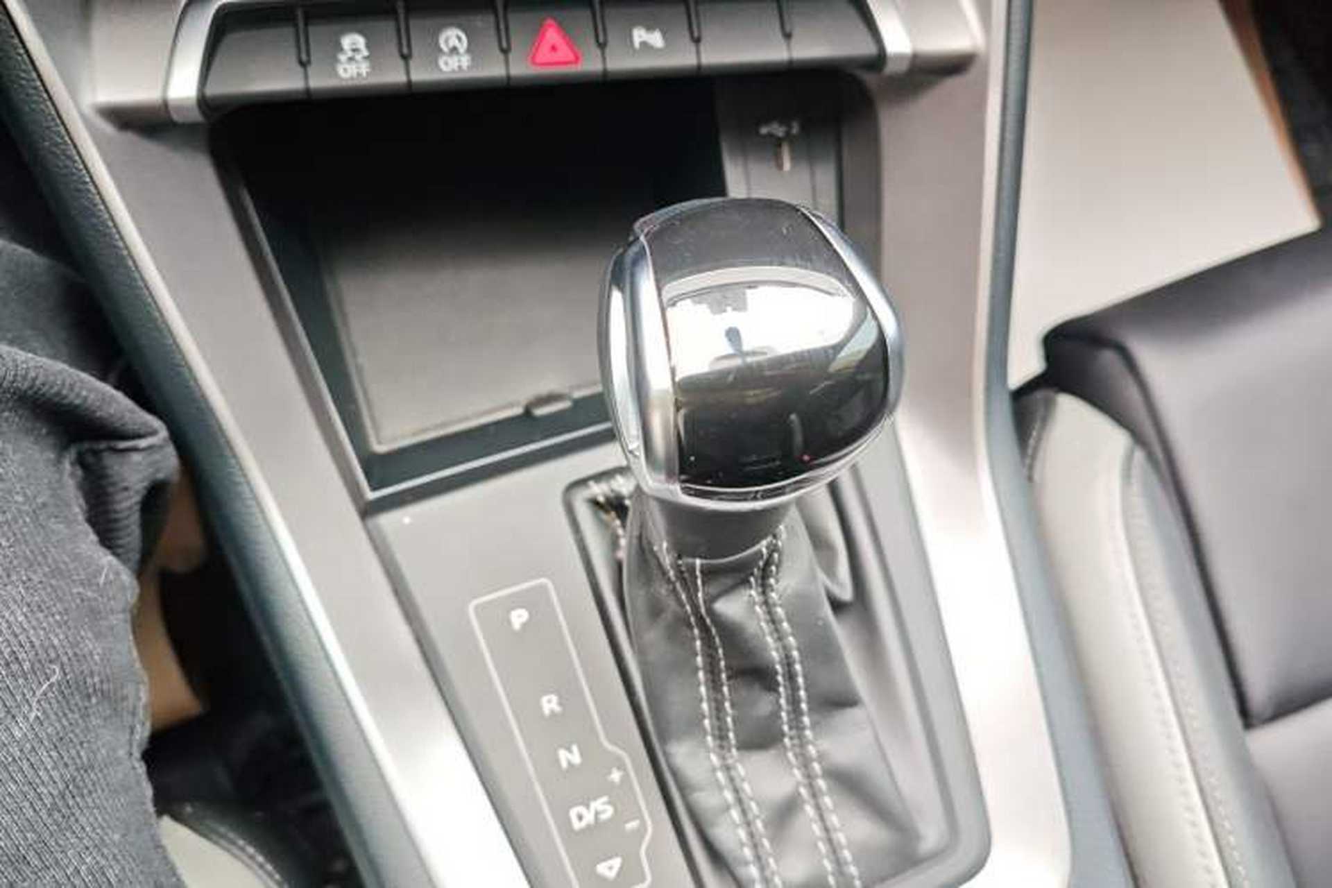 Used Audi Q3 2021 35 TFSI Progressive Dynamic Edition Gear Lever