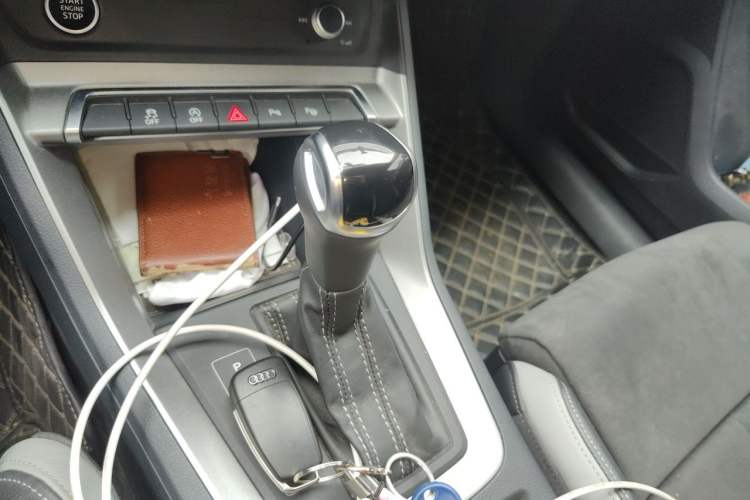 Used Audi Q3 2021 35 TFSI Fashion Dynamic Model Gear Lever