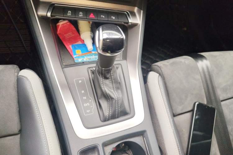 Used Audi Q3 2021 35 TFSI Fashion Dynamic Model Gear Lever