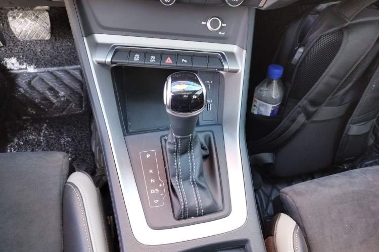 Used Audi Q3 2021 35 TFSI Progressive Dynamic Edition Gear Lever
