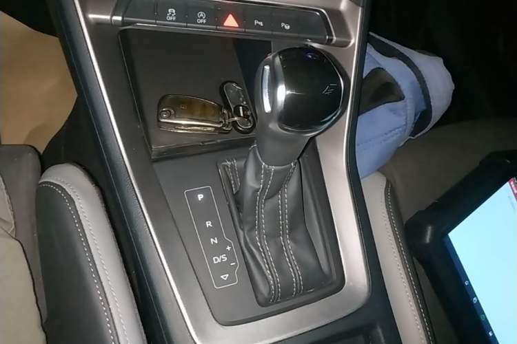 Used Audi Q3 2021 35 TFSI Fashion Dynamic Model Gear Lever