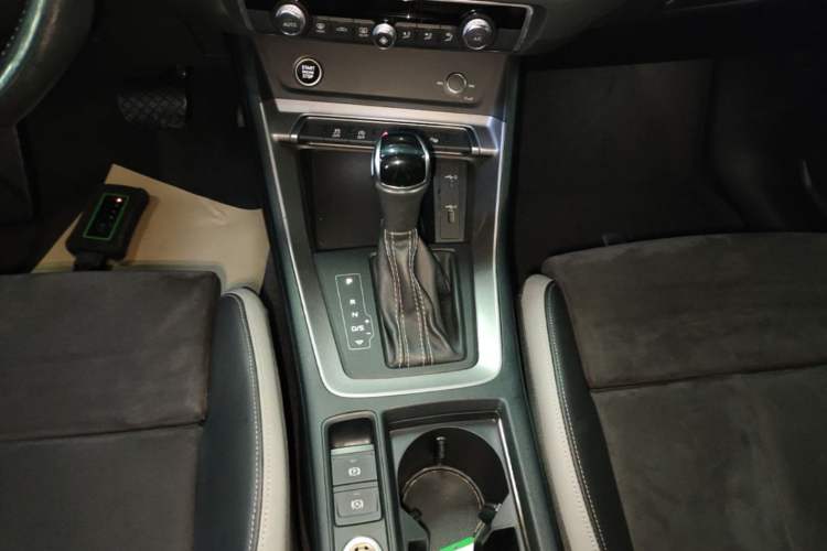 Used Audi Q3 2021 35 TFSI Fashion Dynamic Model Gear Lever