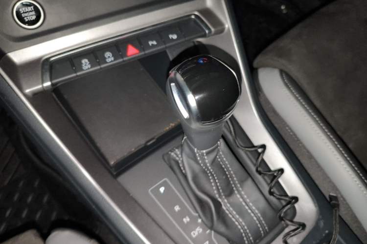 Used Audi Q3 2021 35 TFSI Fashion Dynamic Model Gear Lever