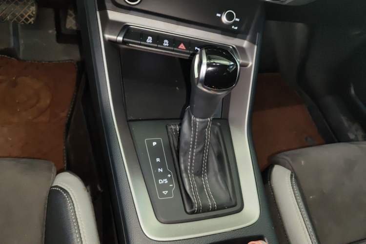 Used Audi Q3 2021 35 TFSI Fashion Dynamic Model Gear Lever
