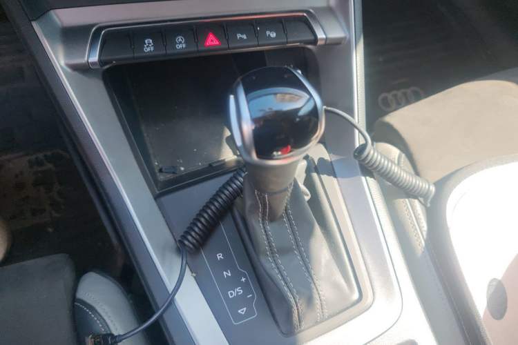 Used Audi Q3 2021 35 TFSI Progressive Dynamic Edition Gear Lever
