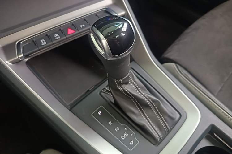 Used Audi Q3 2021 35 TFSI Progressive Dynamic Edition Gear Lever