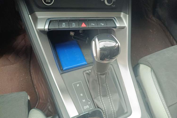 Used Audi Q3 2021 35 TFSI Fashion Dynamic Model Gear Lever