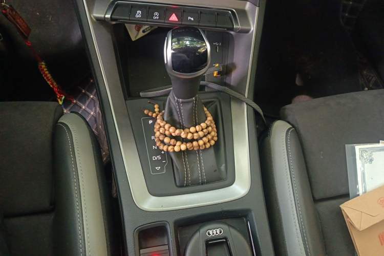 Used Audi Q3 2021 35 TFSI Progressive Dynamic Edition Gear Lever