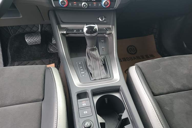 Used Audi Q3 2021 35 TFSI Progressive Dynamic Edition Gear Lever