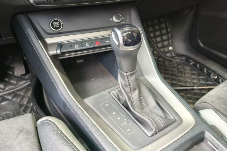 Used Audi Q3 2021 35 TFSI Fashion Dynamic Model Gear Lever