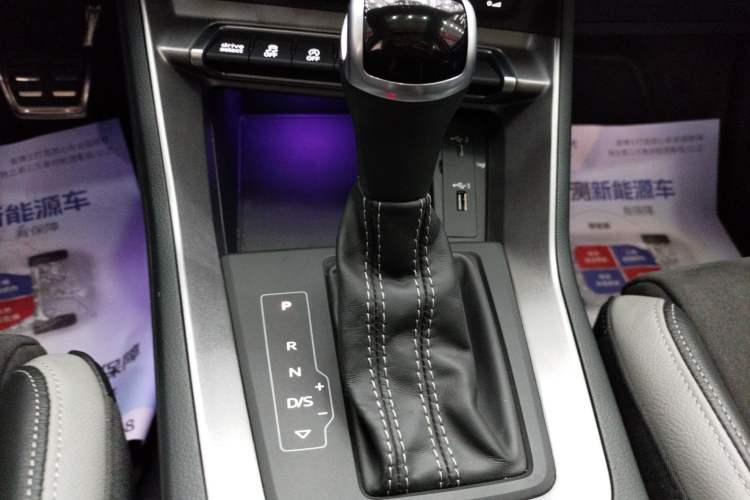 Used Audi Q3 2021 40 TFSI Fashion Dynamic Model Gear Lever