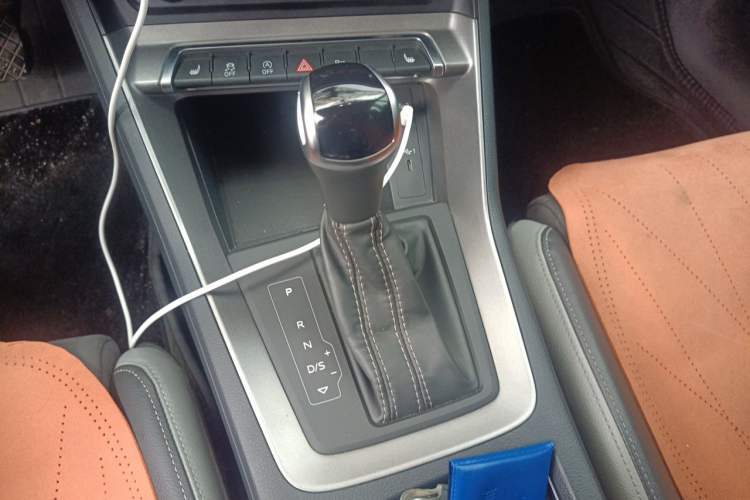 Used Audi Q3 2021 35 TFSI Progressive Dynamic Edition Gear Lever