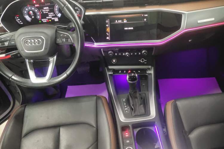 Used Audi Q3 2021 35 TFSI Fashionable and Elegant Model Gear Lever