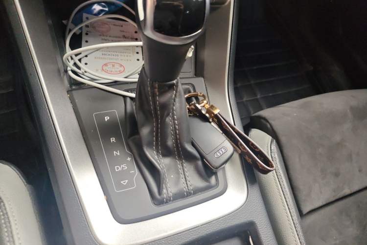 Used Audi Q3 2021 35 TFSI Fashion Dynamic Model Gear Lever